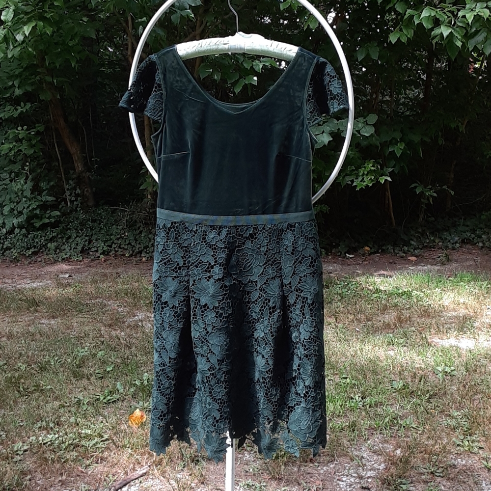 Issac Mizrahi Live! Velvet and lace dress